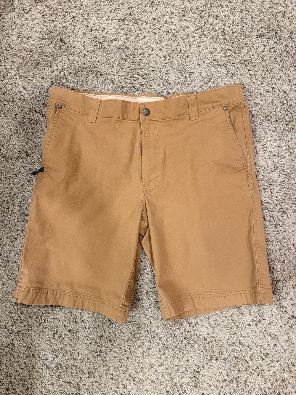 Columbia Flat-Front Men's Shorts in Caramel Brown
